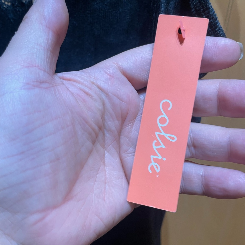 Colsie Coral Tag - Picture 3 of 7
